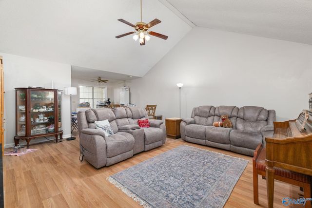 158 County Road 329, Decatur, AL 35603