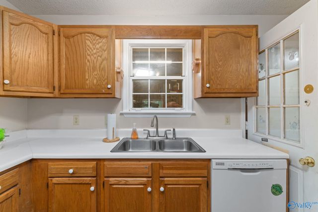 158 County Road 329, Decatur, AL 35603