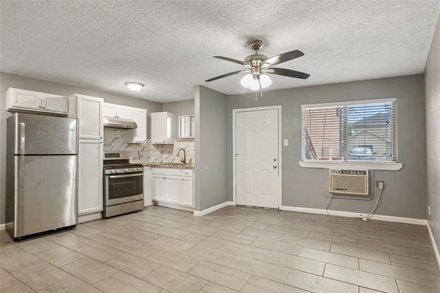 4811 Oakland Street 6, Houston, TX 77023