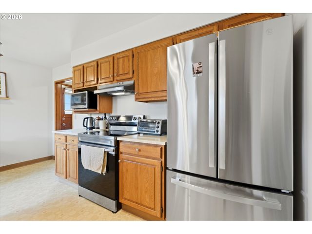 1841 UMPQUA Rd, Woodburn, OR 97071