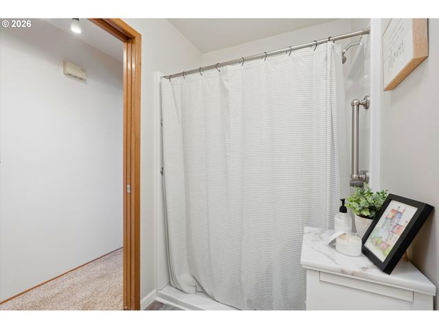 1841 UMPQUA Rd, Woodburn, OR 97071