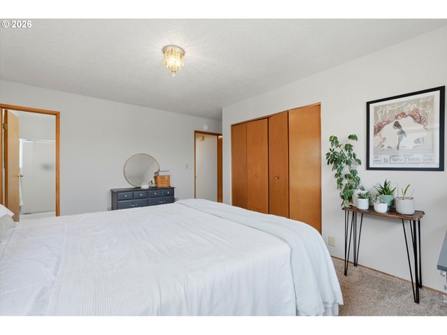 1841 UMPQUA Rd, Woodburn, OR 97071