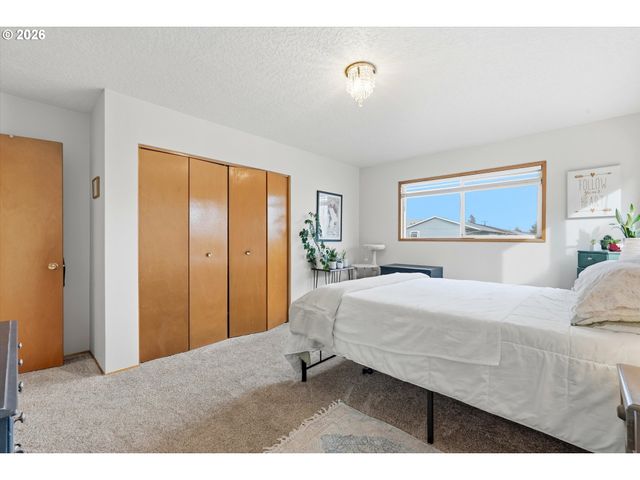 1841 UMPQUA Rd, Woodburn, OR 97071