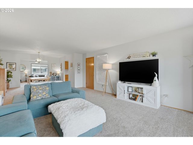 1841 UMPQUA Rd, Woodburn, OR 97071