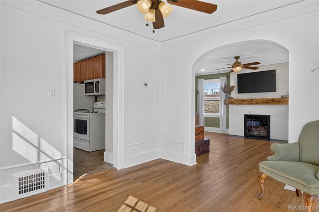 11339 Arnold Street, Redford Charter Township, MI 48239