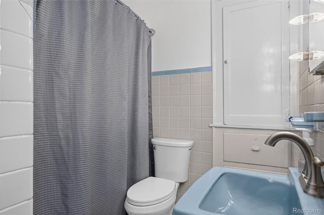 11339 Arnold Street, Redford Charter Township, MI 48239