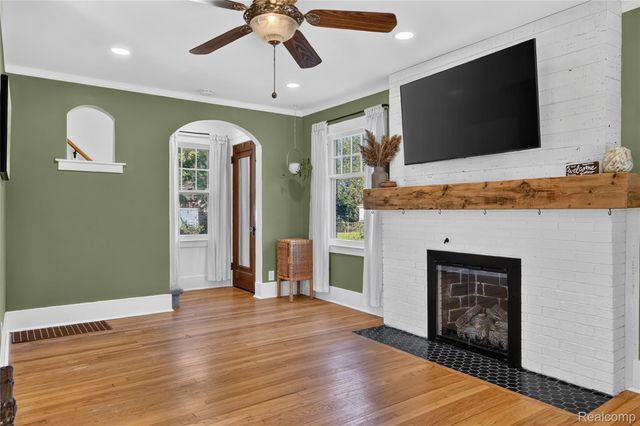 11339 Arnold Street, Redford Charter Township, MI 48239