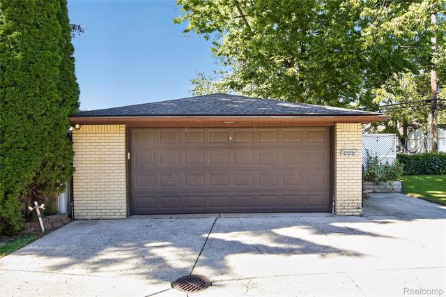 11339 Arnold Street, Redford Charter Township, MI 48239