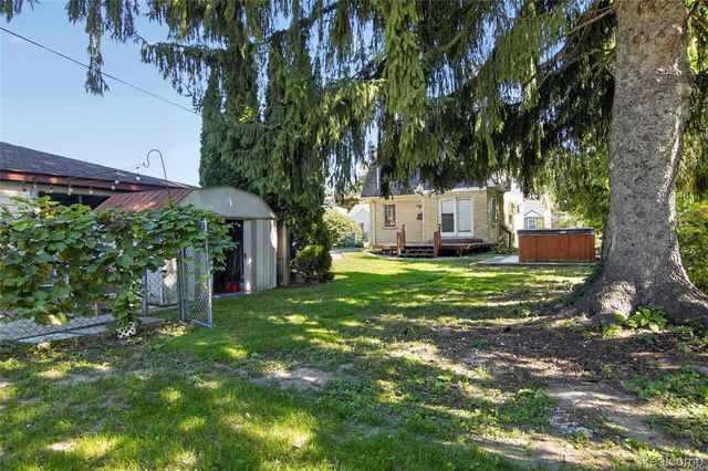 11339 Arnold Street, Redford Charter Township, MI 48239