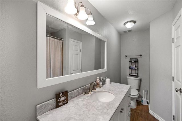 5213 Winding Brook Drive, Dickinson, TX 77539