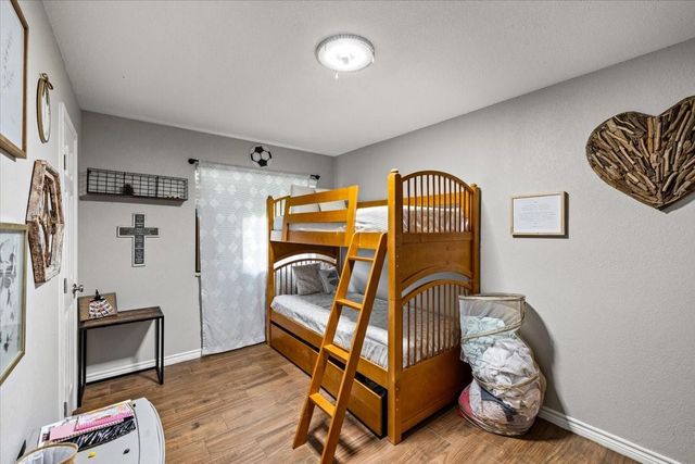 5213 Winding Brook Drive, Dickinson, TX 77539