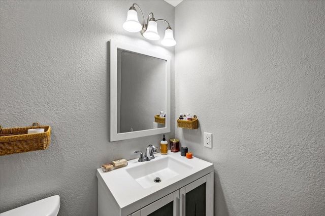 5213 Winding Brook Drive, Dickinson, TX 77539