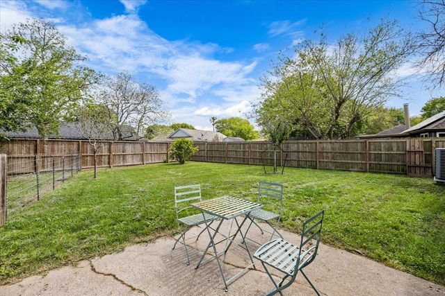 5213 Winding Brook Drive, Dickinson, TX 77539