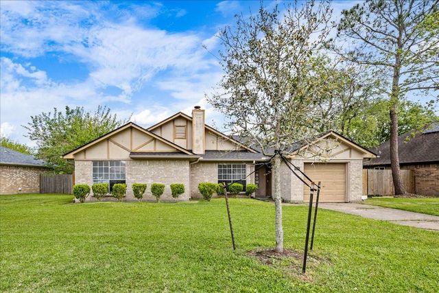 5213 Winding Brook Drive, Dickinson, TX 77539