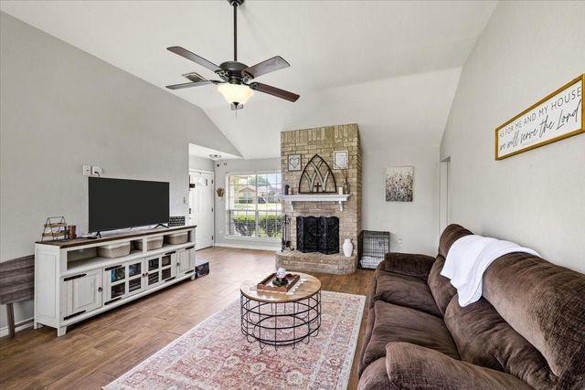 5213 Winding Brook Drive, Dickinson, TX 77539