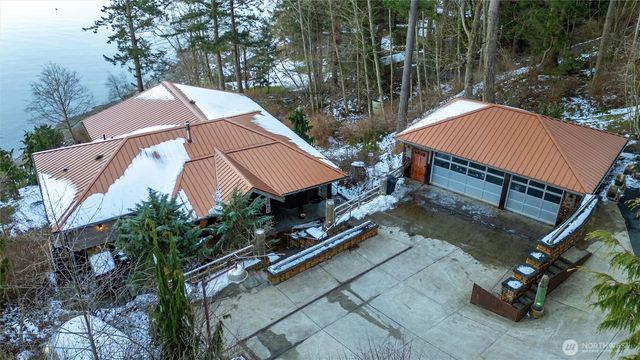 1822 Seacrest Drive, Lummi Island, WA 98262