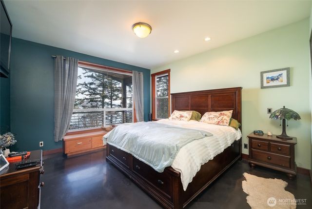 1822 Seacrest Drive, Lummi Island, WA 98262