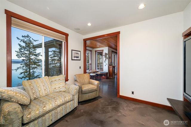 1822 Seacrest Drive, Lummi Island, WA 98262