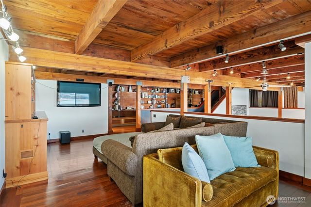 1822 Seacrest Drive, Lummi Island, WA 98262