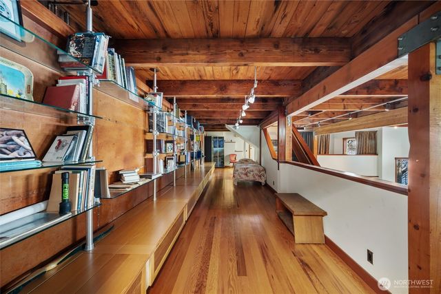 1822 Seacrest Drive, Lummi Island, WA 98262