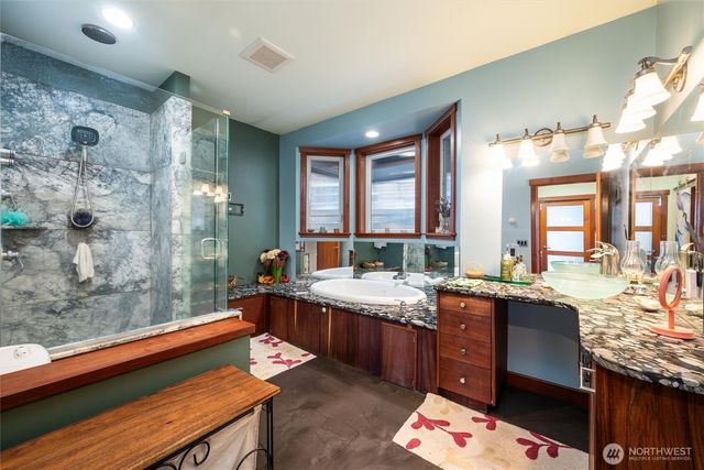 1822 Seacrest Drive, Lummi Island, WA 98262