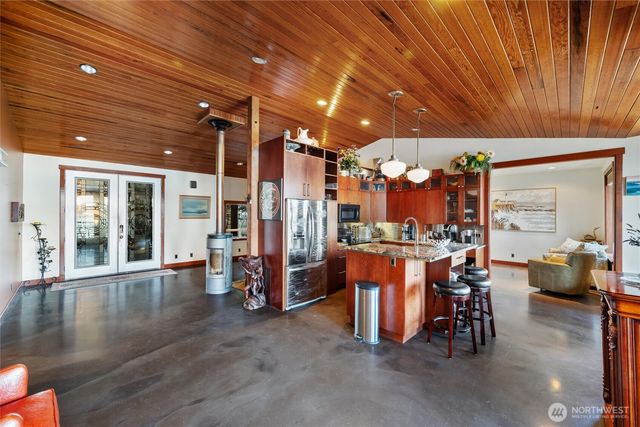 1822 Seacrest Drive, Lummi Island, WA 98262