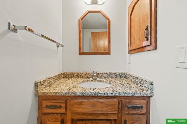 2012 Park Place Drive, Fremont, NE 68025