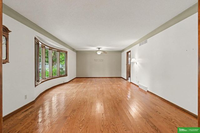 2012 Park Place Drive, Fremont, NE 68025