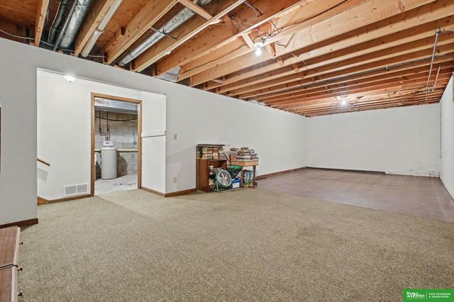 2012 Park Place Drive, Fremont, NE 68025