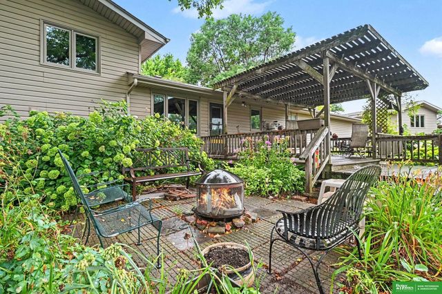 2012 Park Place Drive, Fremont, NE 68025