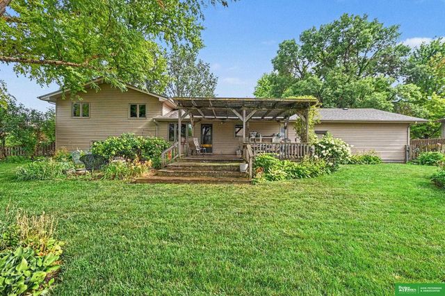 2012 Park Place Drive, Fremont, NE 68025