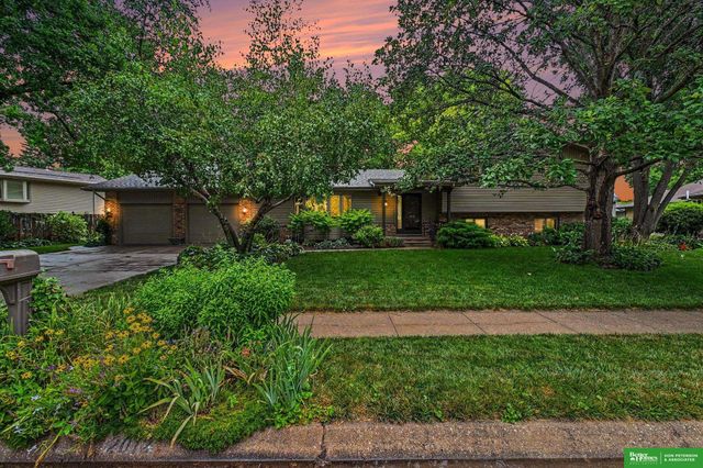 2012 Park Place Drive, Fremont, NE 68025