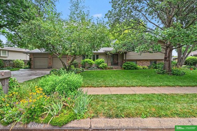 2012 Park Place Drive, Fremont, NE 68025
