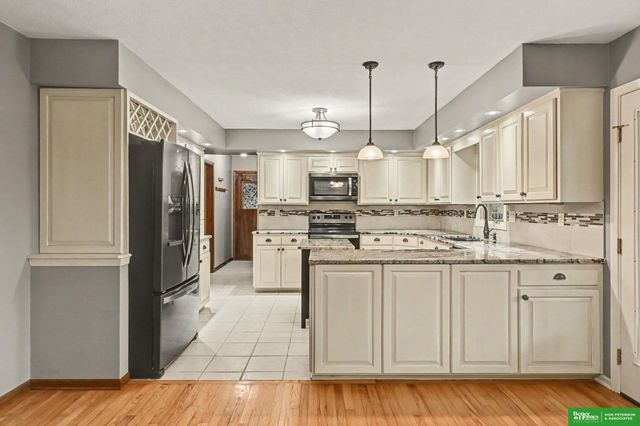 2012 Park Place Drive, Fremont, NE 68025