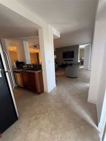 77 Crandon Blvd 9E, Key Biscayne, FL 33149