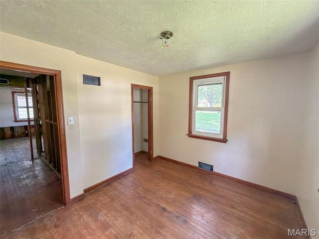 1572 Farmview Avenue, St Louis, MO 63138