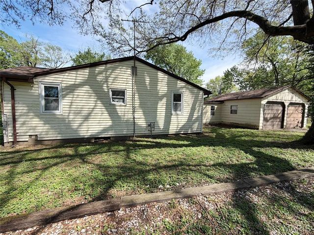 1572 Farmview Avenue, St Louis, MO 63138
