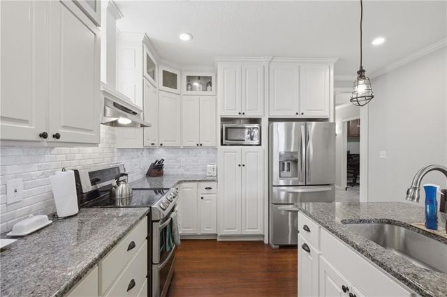 909 N Broadway Street, Leavenworth, KS 66048