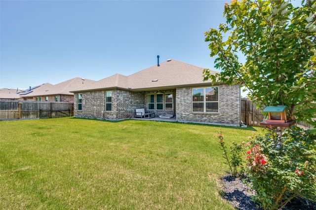 10121 Table Bluff Street, Aubrey, TX 76227