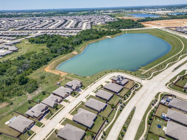 10121 Table Bluff Street, Aubrey, TX 76227