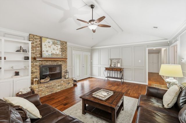 1000 Bert Drive, Arlington, TX 76012