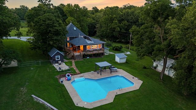 3060 W Ellison Drive, Springfield, MO 65810