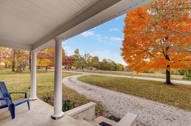 3060 W Ellison Drive, Springfield, MO 65810