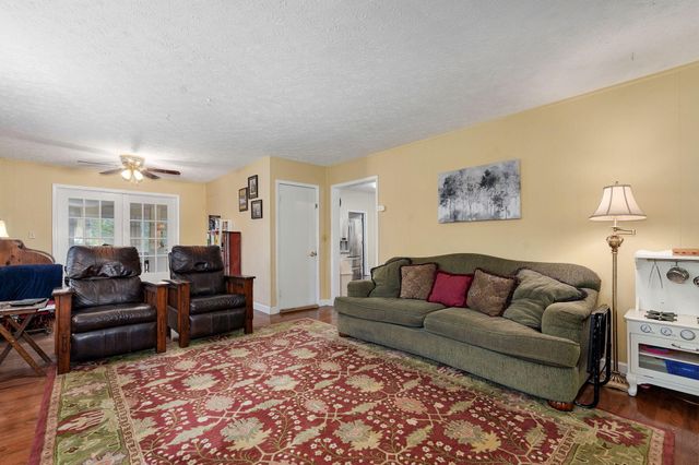 3060 W Ellison Drive, Springfield, MO 65810