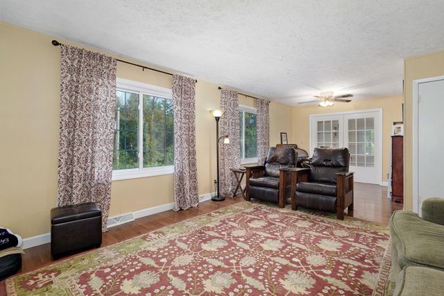 3060 W Ellison Drive, Springfield, MO 65810