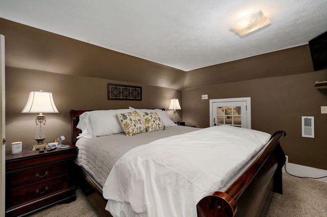 3060 W Ellison Drive, Springfield, MO 65810