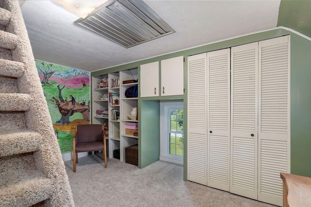 3060 W Ellison Drive, Springfield, MO 65810