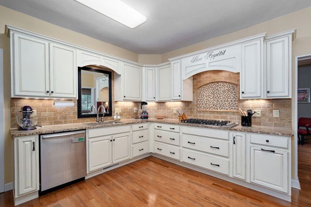 3060 W Ellison Drive, Springfield, MO 65810