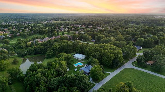 3060 W Ellison Drive, Springfield, MO 65810