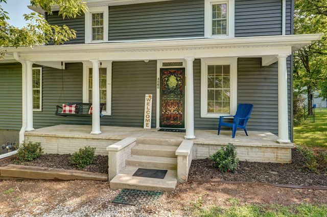 3060 W Ellison Drive, Springfield, MO 65810